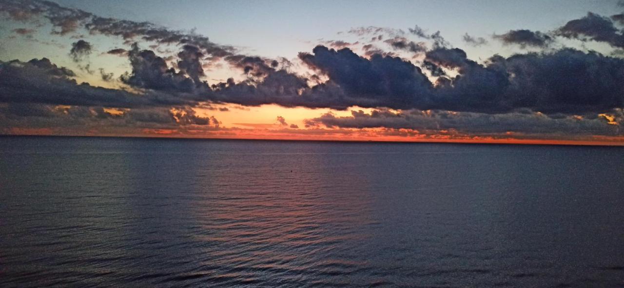Sunset At Front - En La Playa Piso Privado Homestay