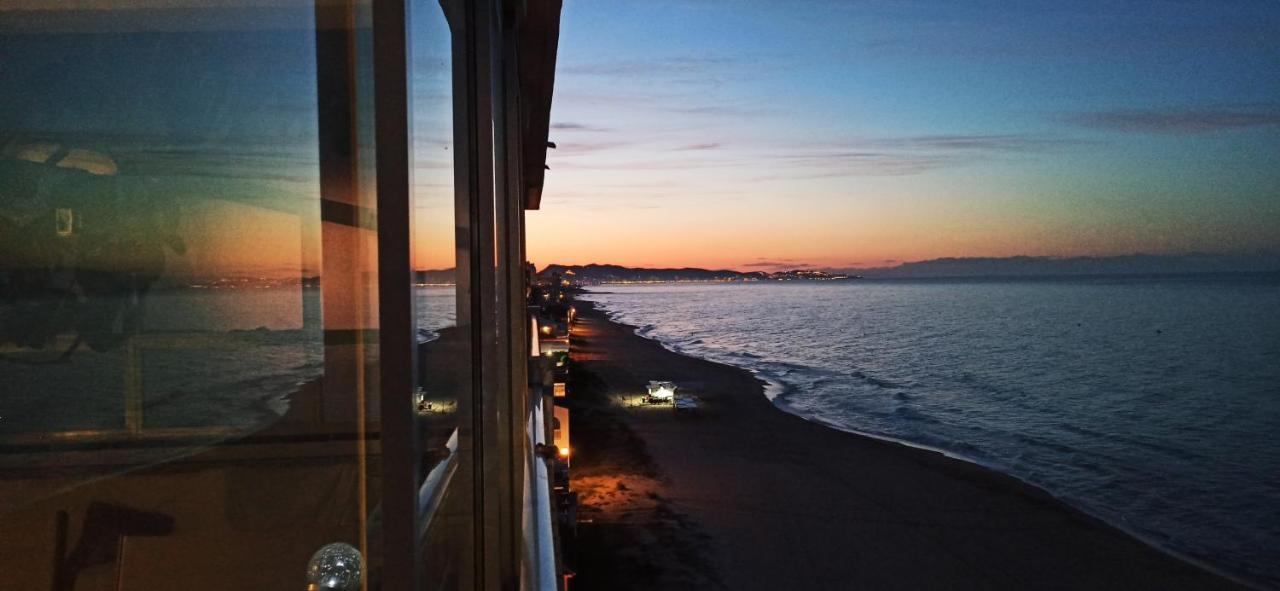 Sunset At Front - En La Playa Piso Privado Homestay *
