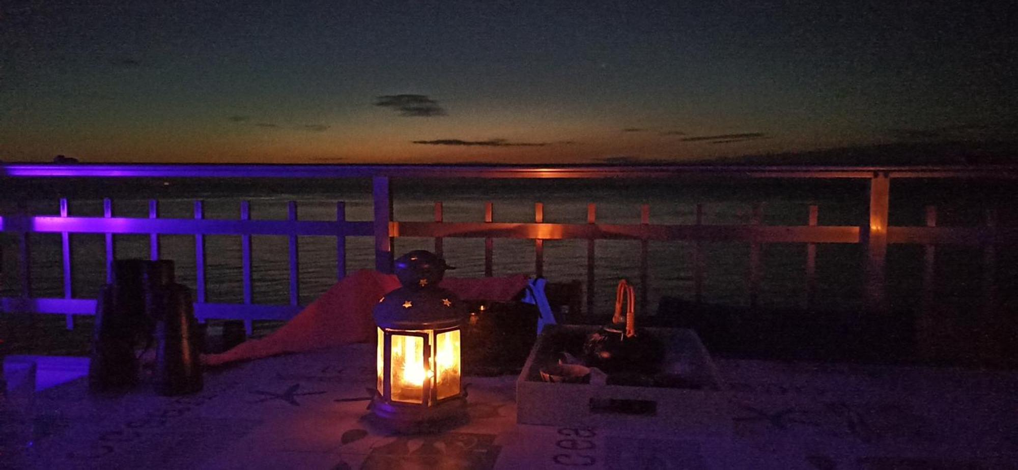 Sunset At Front - En La Playa En Piso Compartido